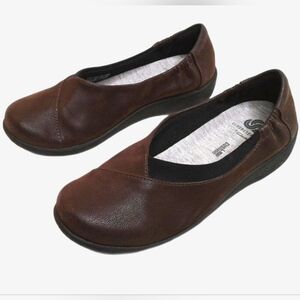 NWOB Clarks Brown Comfy CLOUDSTEPPERS Slip On Shoes